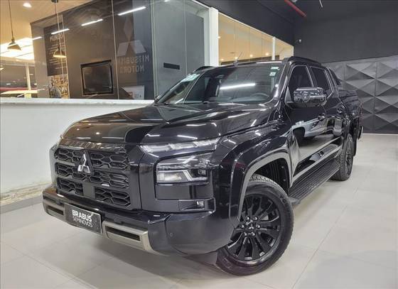 MITSUBISHI TRITON 2.4 BITURBO DIESEL CD KATANA 4X4 AUTOMÁTICO MITSUBISHI TRITON 2.4 BITURBO DIESEL CD KATANA 4X4 AUTOMÁTICO